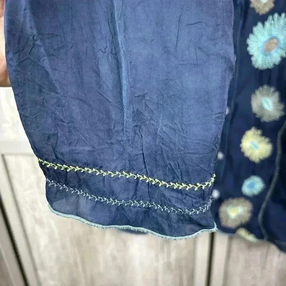 J Jill Top Medium Blouse Floral Embroidered Button Down Blue Color Sz M - Picture 7 of 9